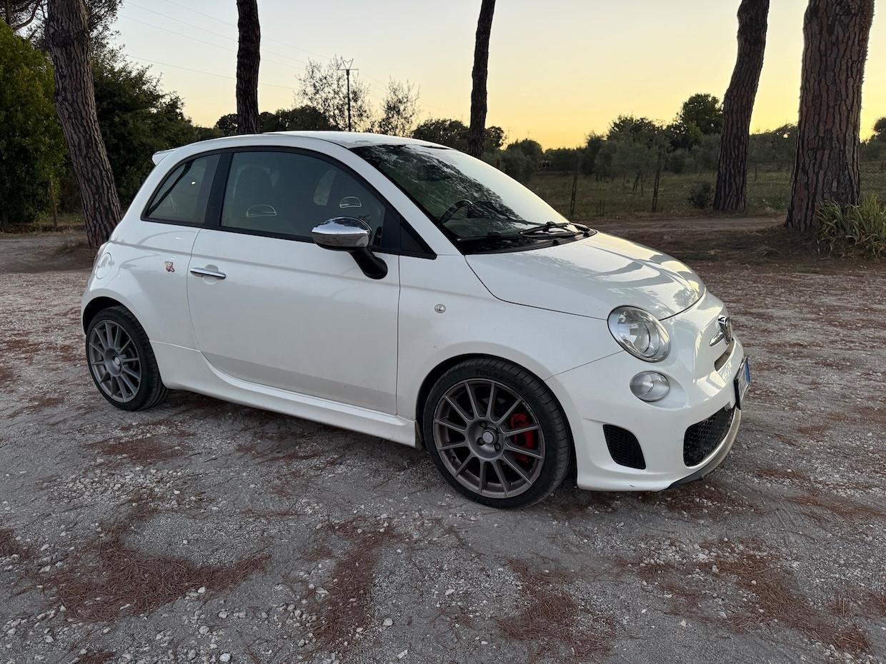 Abarth 500 1.4 Turbo T-Jet Custom