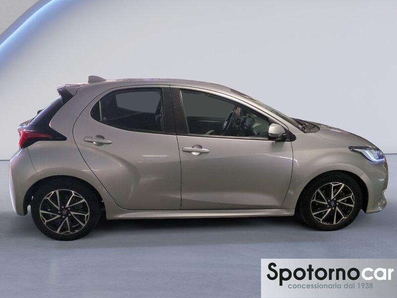 Toyota Yaris Hybrid Trend MY22