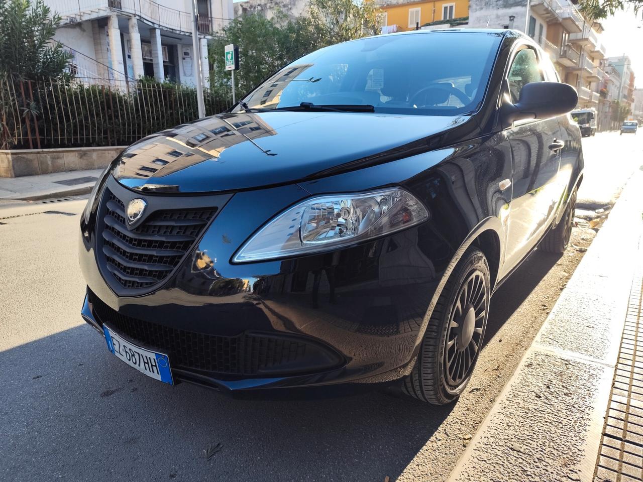 Lancia Ypsilon 1.2 benzina 69CV PERFETTA
