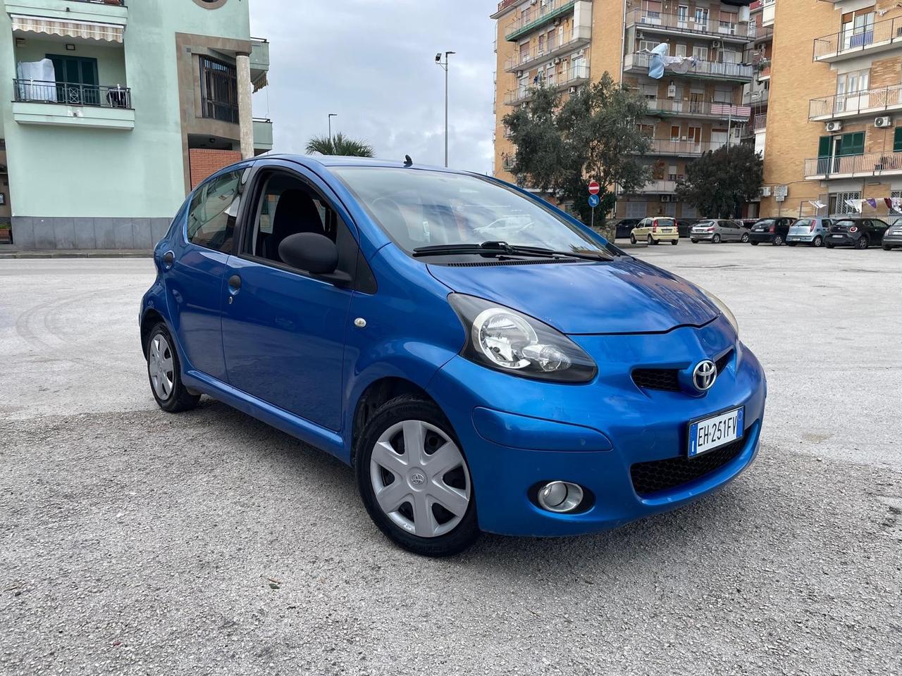 Toyota Aygo 1.0 12V VVT-i 5 porte Now Connect