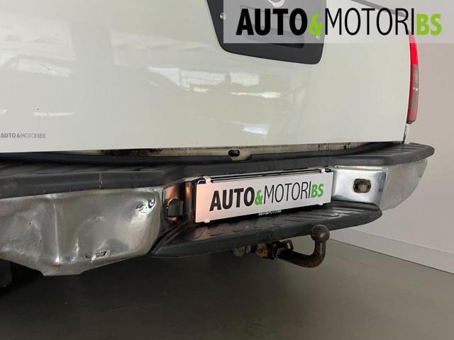 NISSAN Navara 2.5 dCi 4 porte Double Cab XE