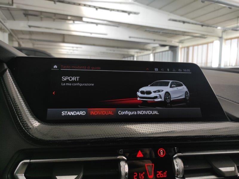 BMW Serie 1 (F40) - M 135i xDrive