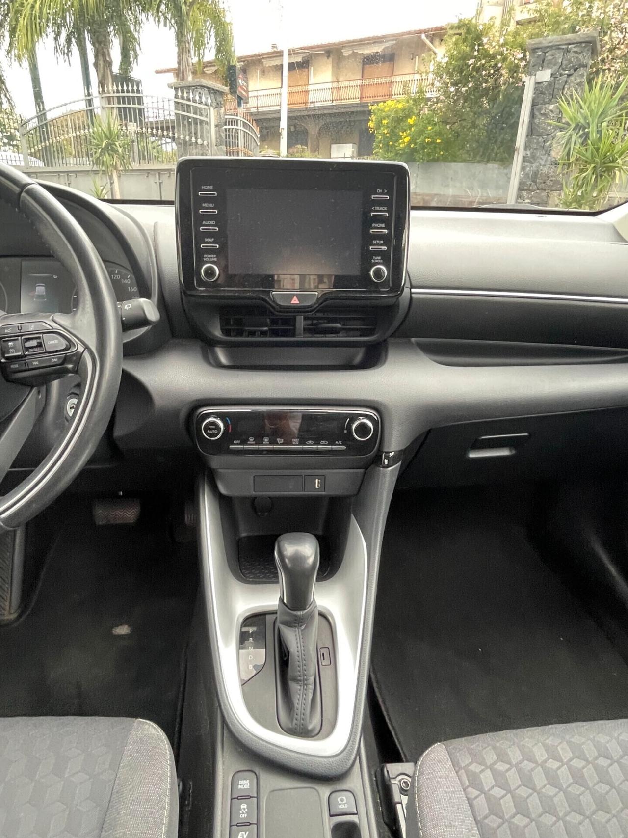 Toyota Yaris 1.5 Hybrid 5 porte Automatica