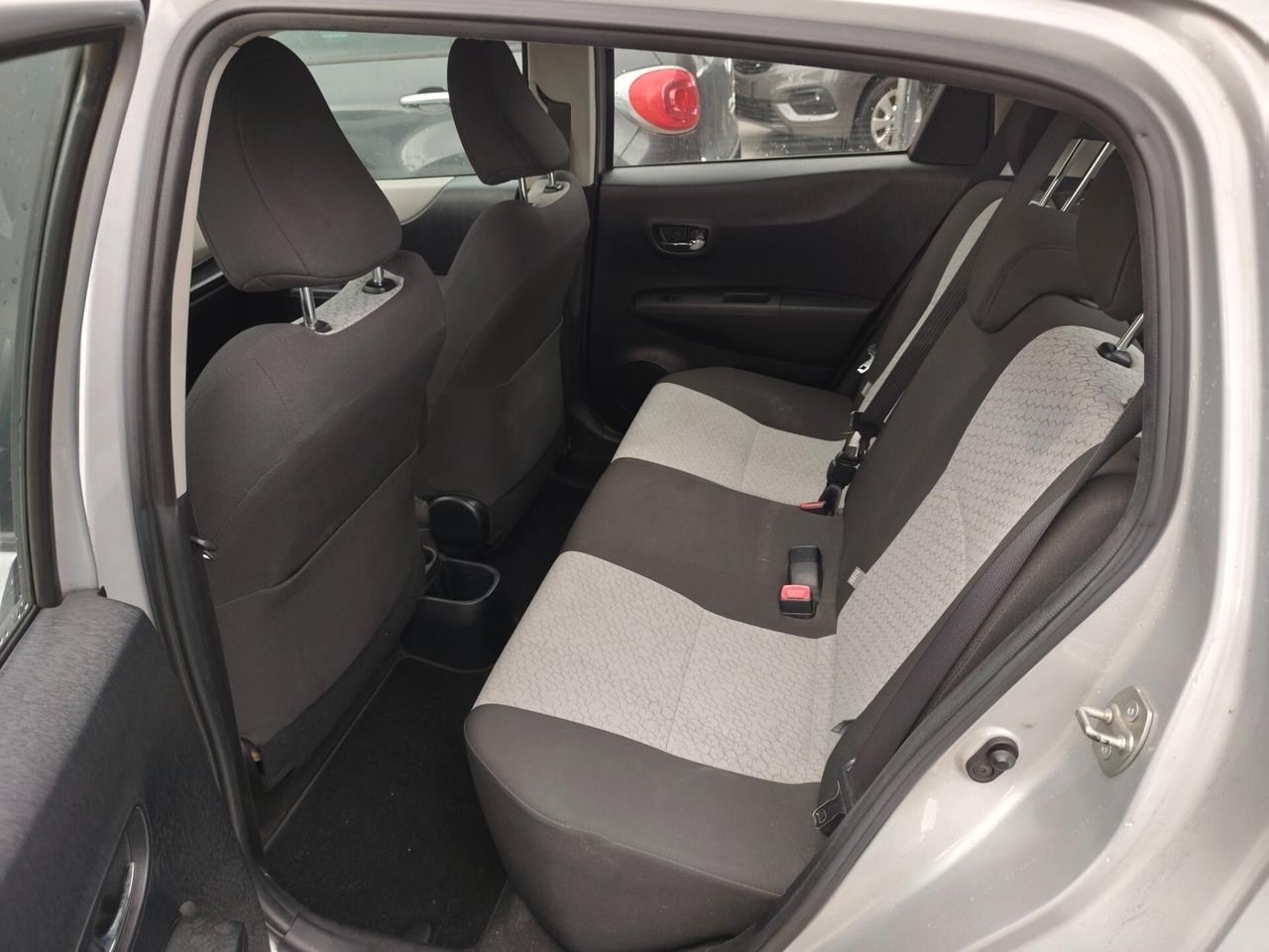 Toyota Yaris 1.0 BENZINA Lounge