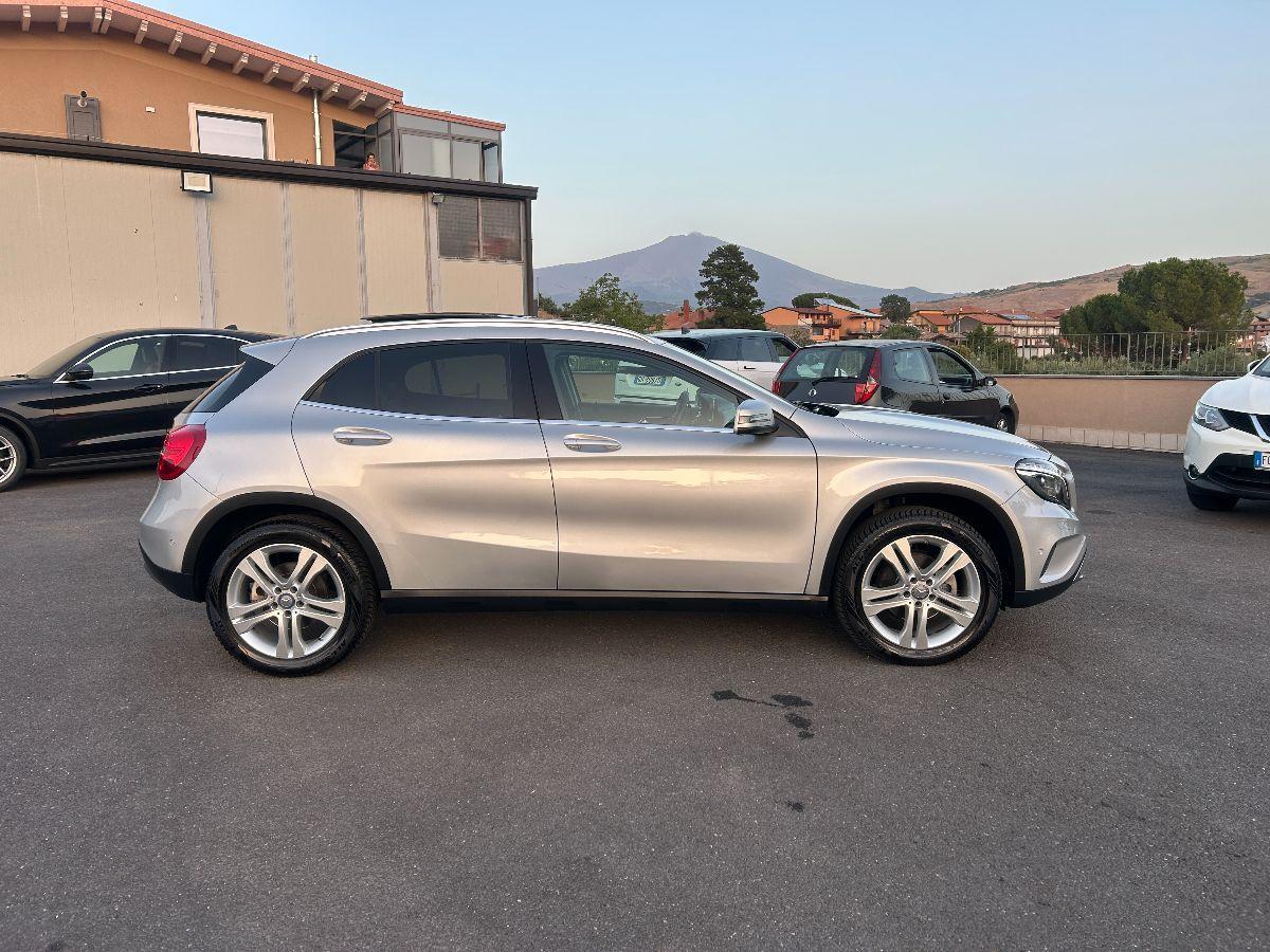 MERCEDES - Classe GLA - GLA 200 d Automatic 4Matic Premium TETTO