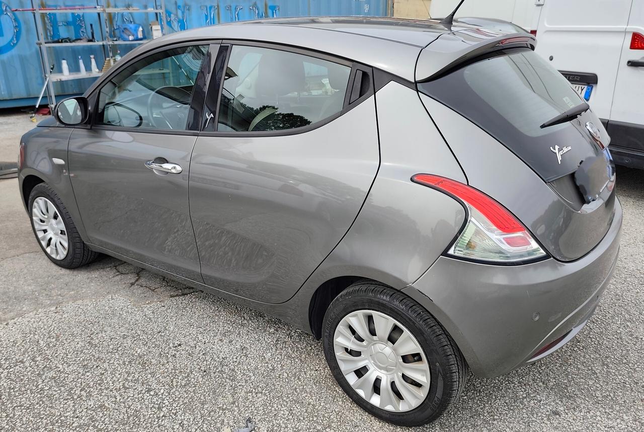Lancia Ypsilon 1.2 BENZINA E GPL