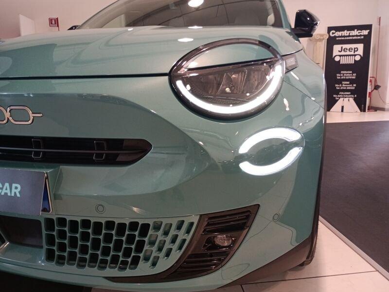 FIAT 600 1.2 Hybrid 110cv La Prima II