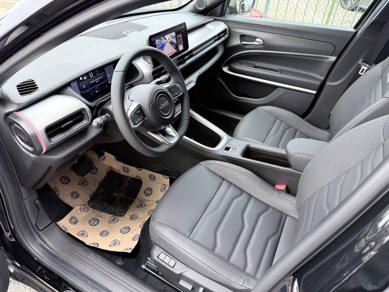 Jeep Avenger 1.2 turbo e-hybrid mhev Summit fwd 110cv edct6