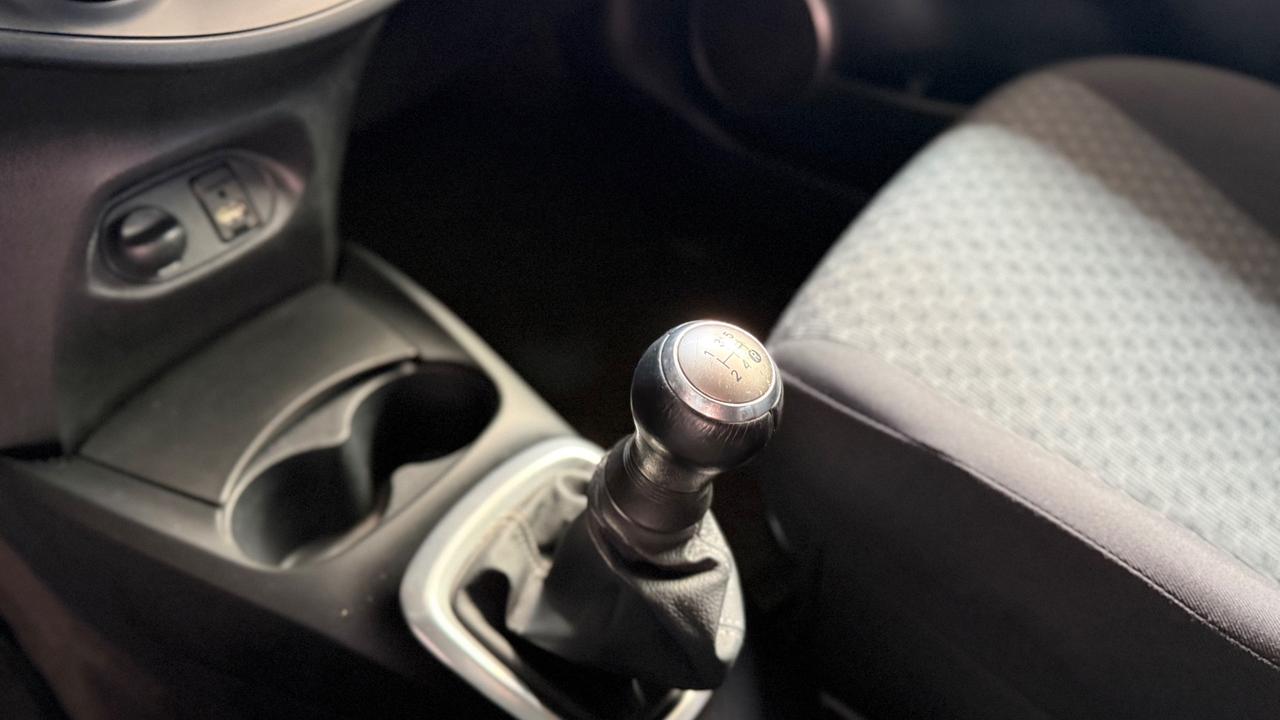 Toyota Yaris GPL LOUNGE