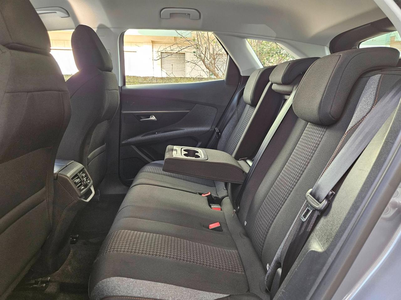 Peugeot 3008 BlueHDi 130 S&S EAT8 Allure