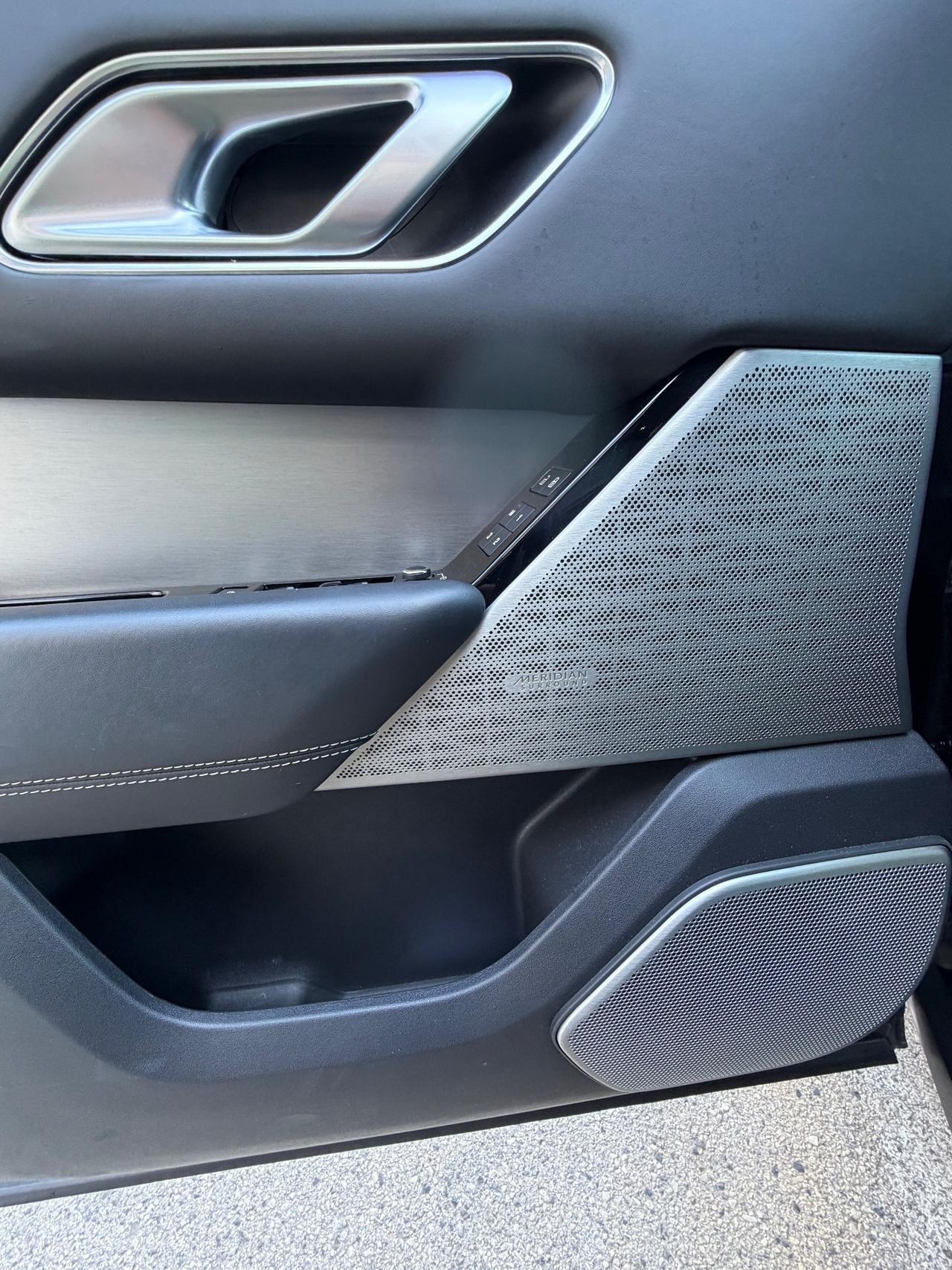 Land Rover Range Velar Total black