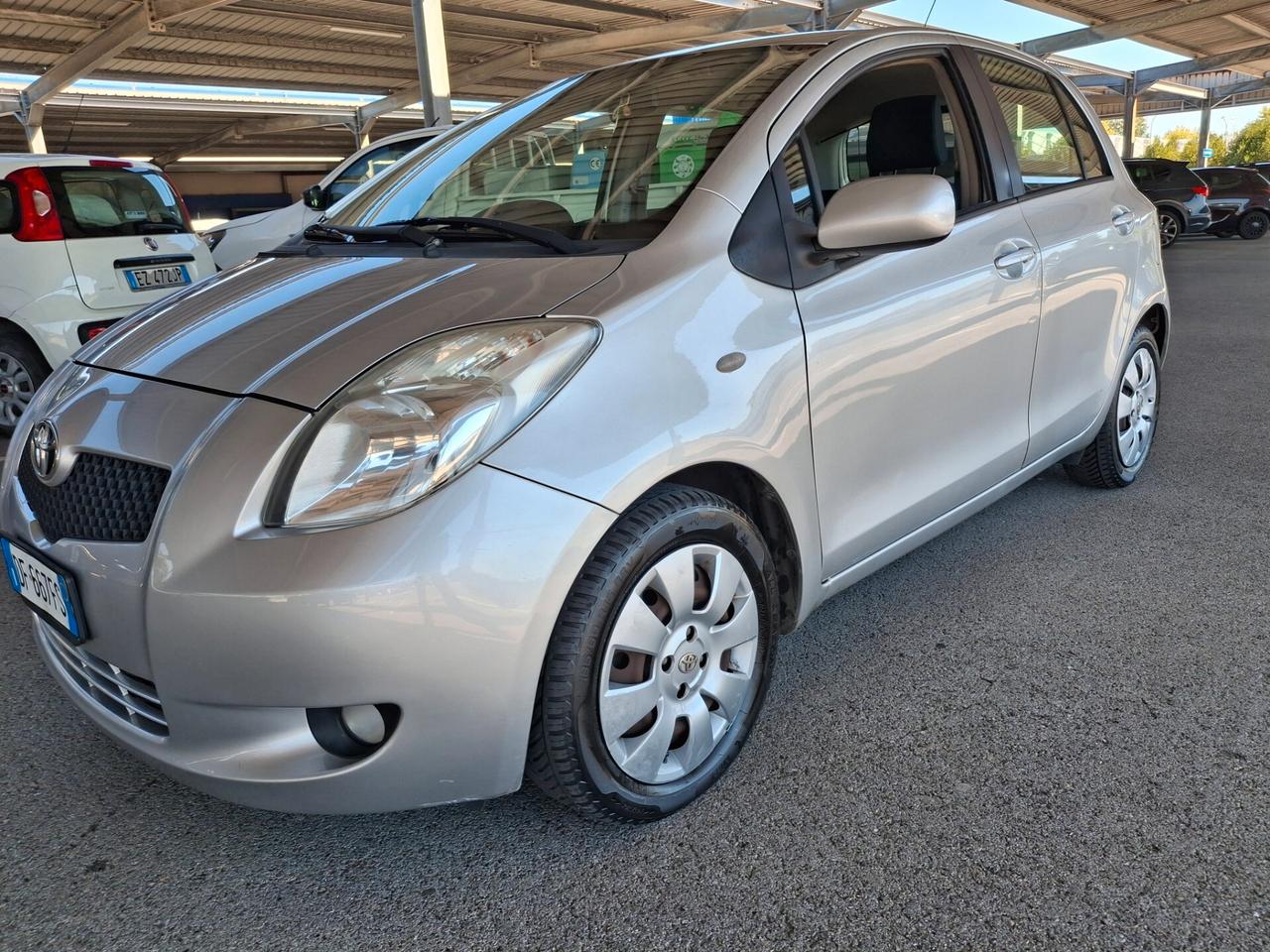 Toyota Yaris 1.3 5 porte Sol-BENZINA-