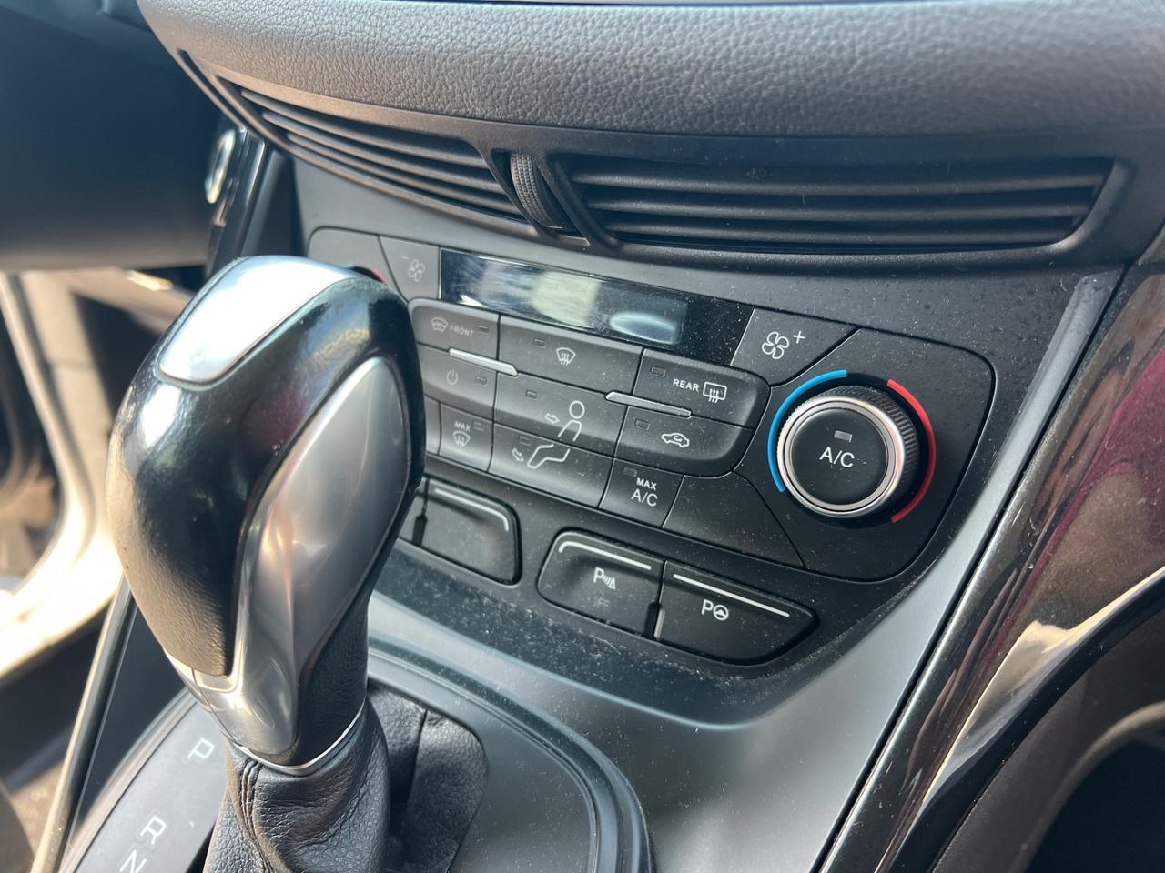 Ford Kuga 1.5 TDCI 120 CV S&S 2WD Powershift Edition