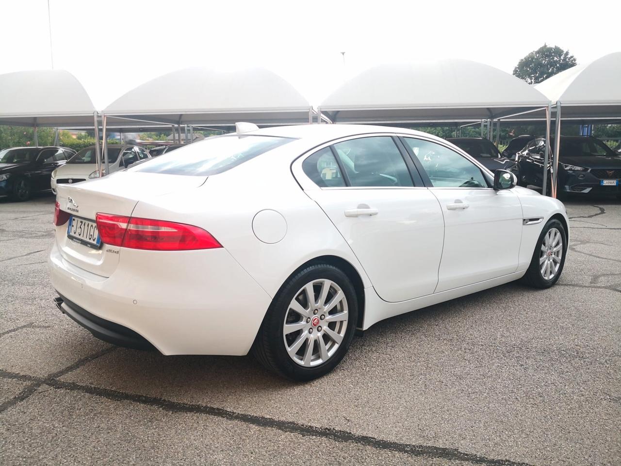 Jaguar XE 2.0 D 180 CV aut. ***NAVI***PELLE***