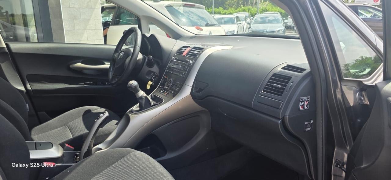 Toyota Auris 1.4 benzina Neopatentati