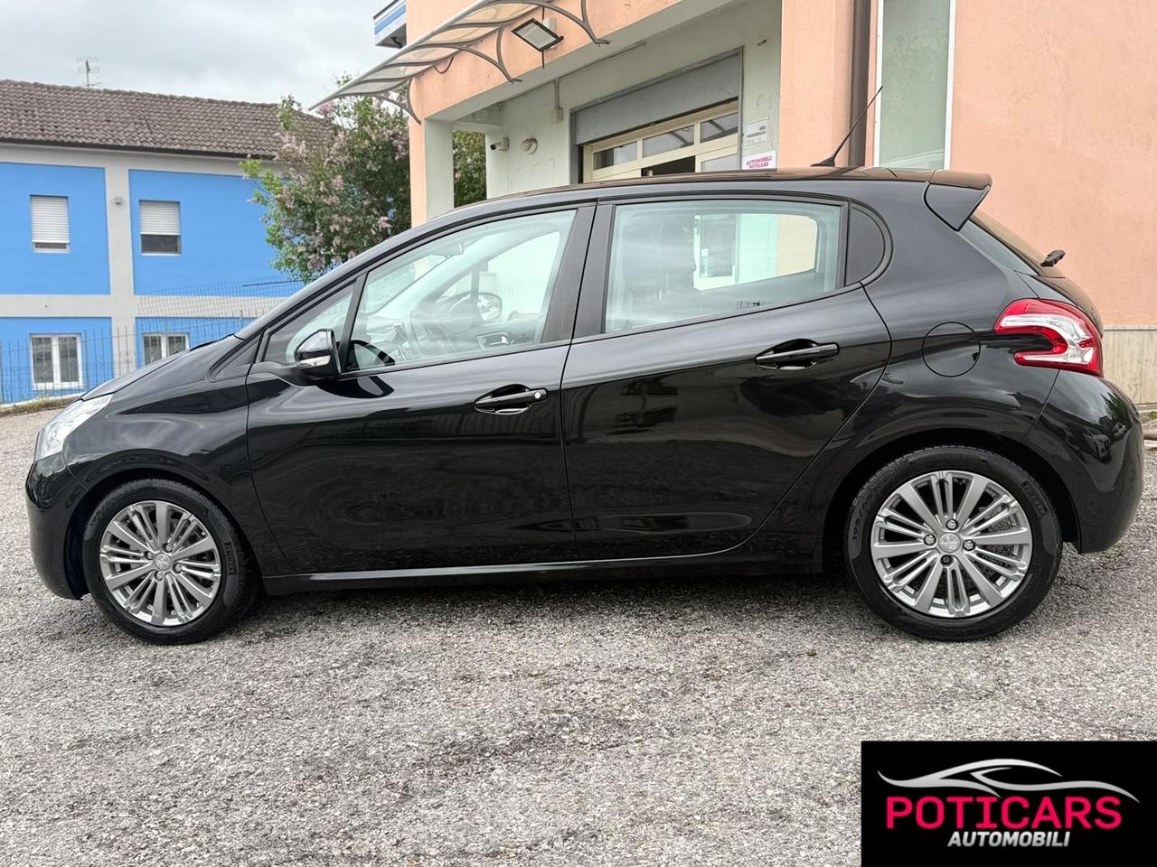 Peugeot 208 1.4 HDi 68 CV 5 porte Active Automatica