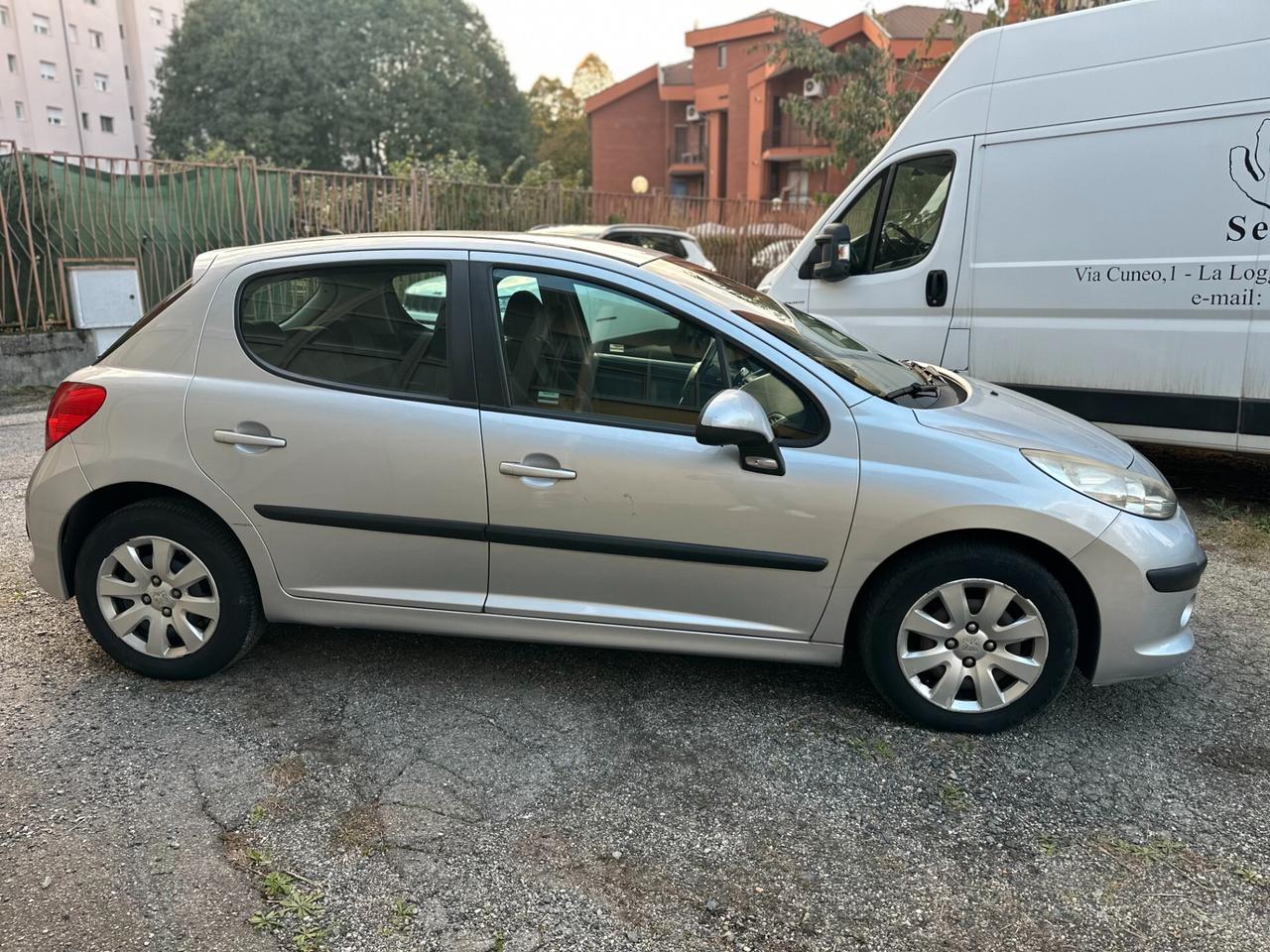 Peugeot 207 1.4 BENZINA