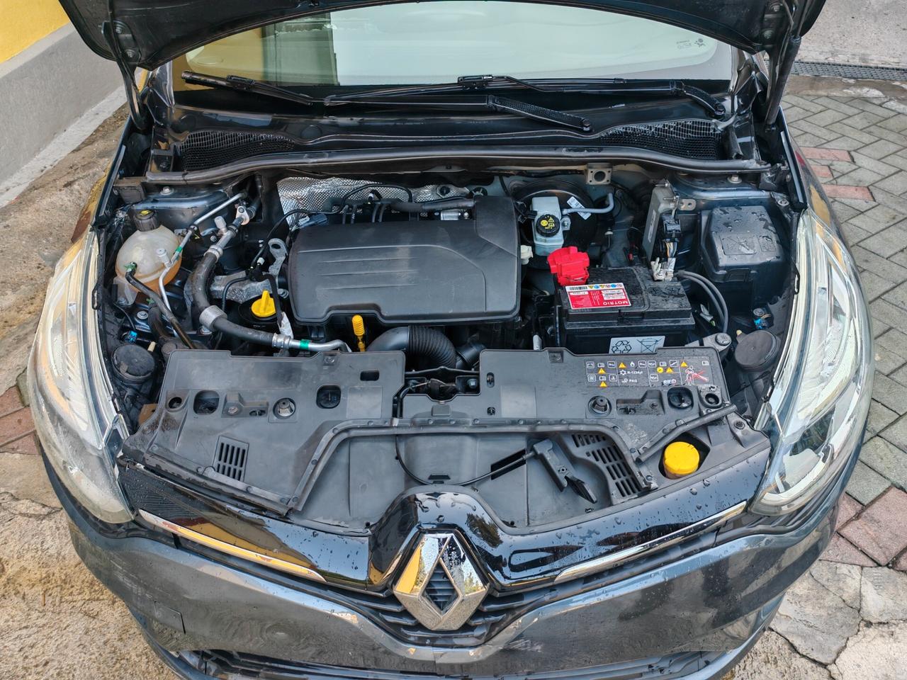 Renault Clio 1.2 75CV 5 porte Incidentata/Sinistrata