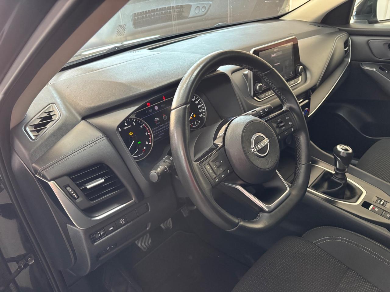 Nissan Qashqai MHEV 140 CV Business