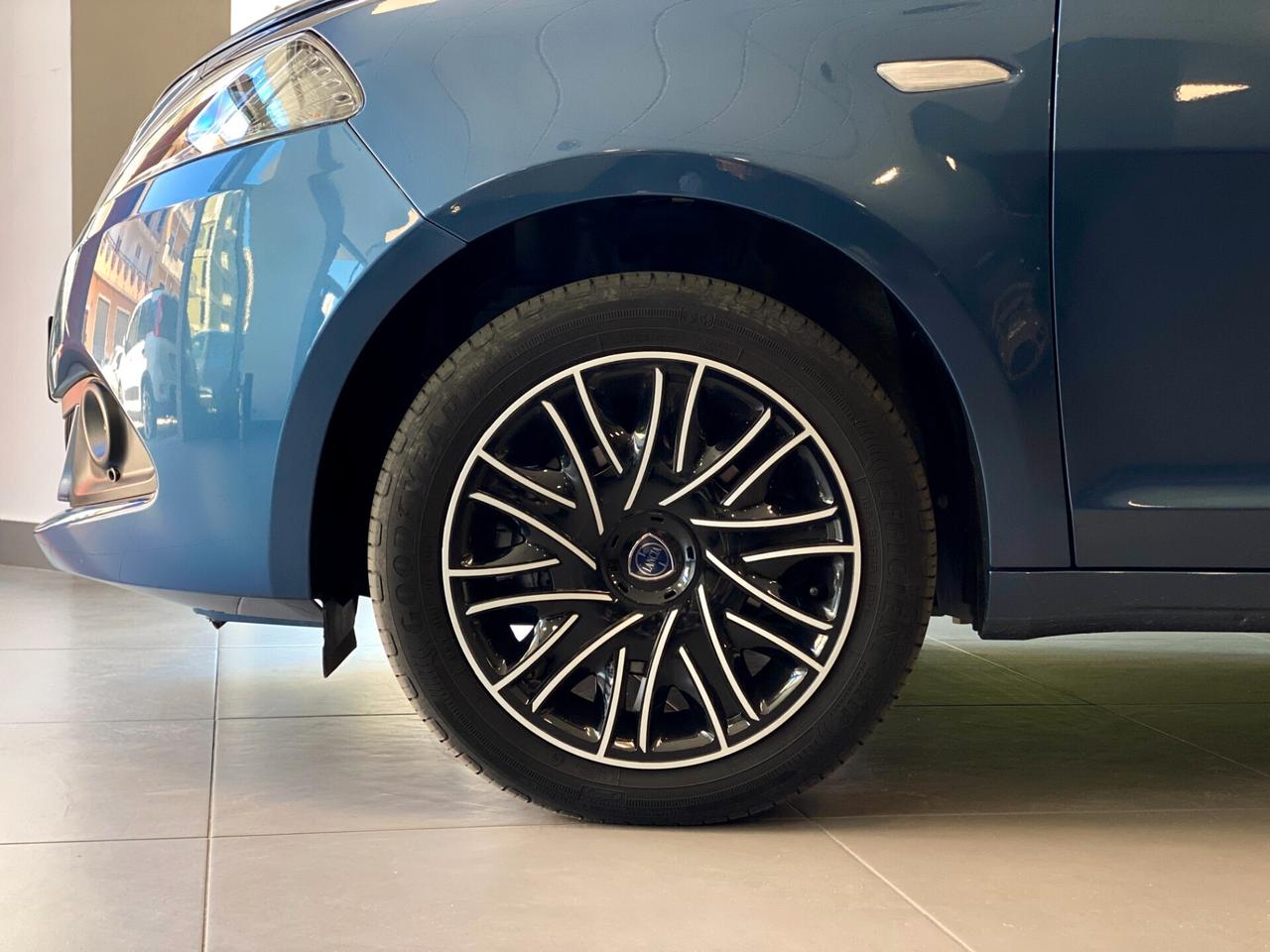 Lancia Ypsilon 1.0 Hybrid 70CV 5P. S&S Gold