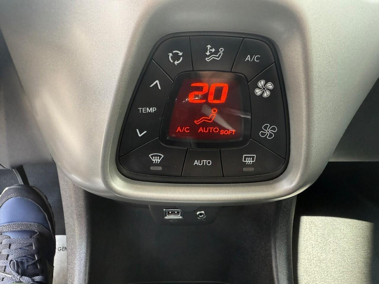 Toyota Aygo 1.0 VVT-i 72 CV 5 porte x-play