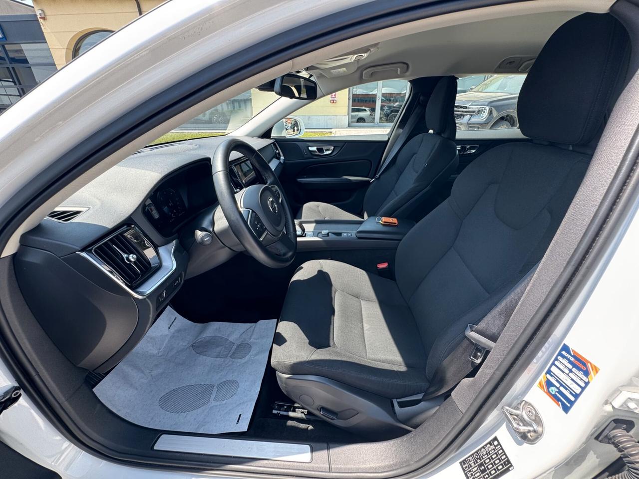Volvo V60 B4 (Diesel/Hybrid) Automatico Momentum Bsn.