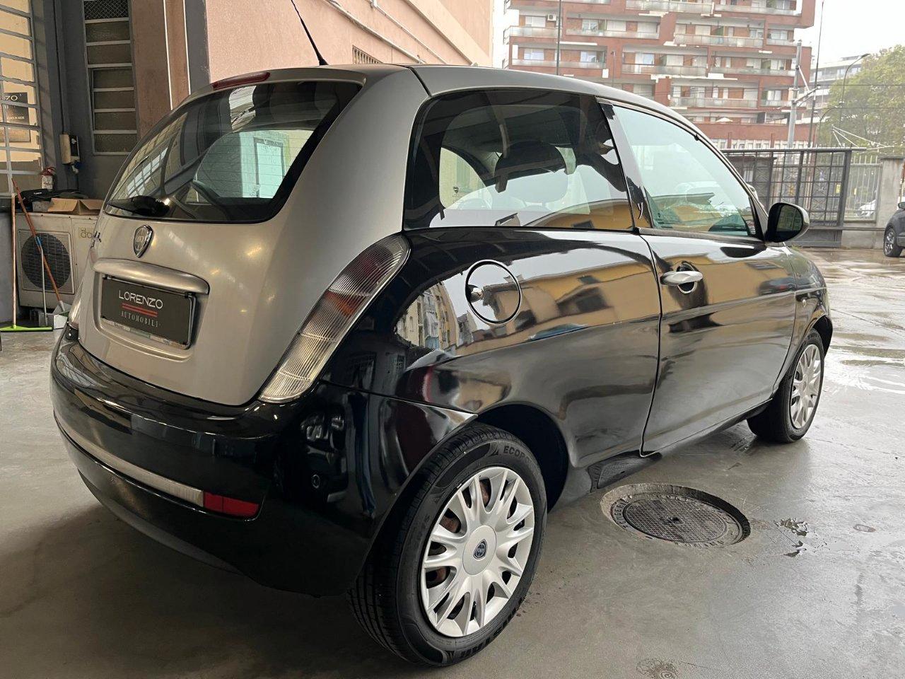 Lancia Ypsilon 3 Porte Ypsilon 1.2 8v Argento