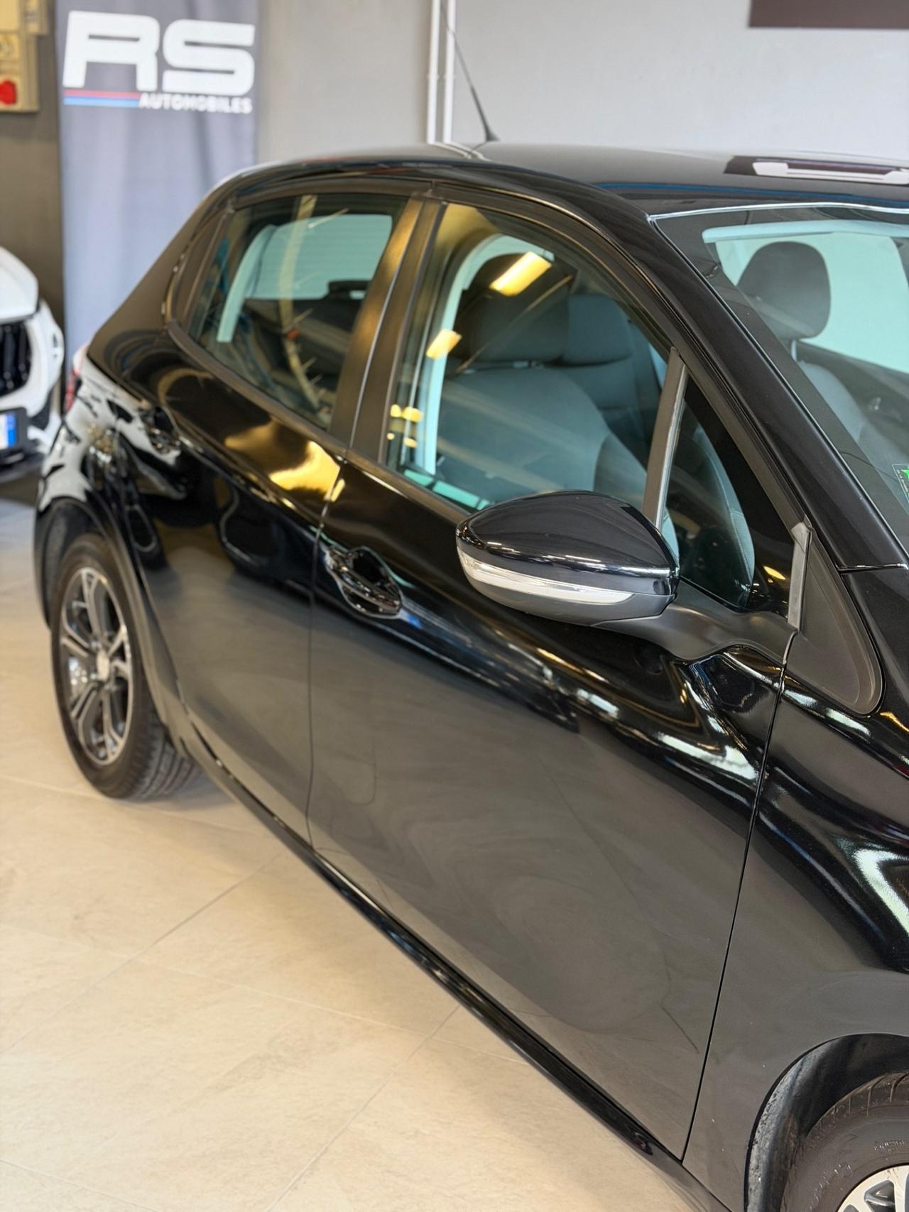 Peugeot 208 1.2 82CV 5P ALLURE NEOPAT KMCERT