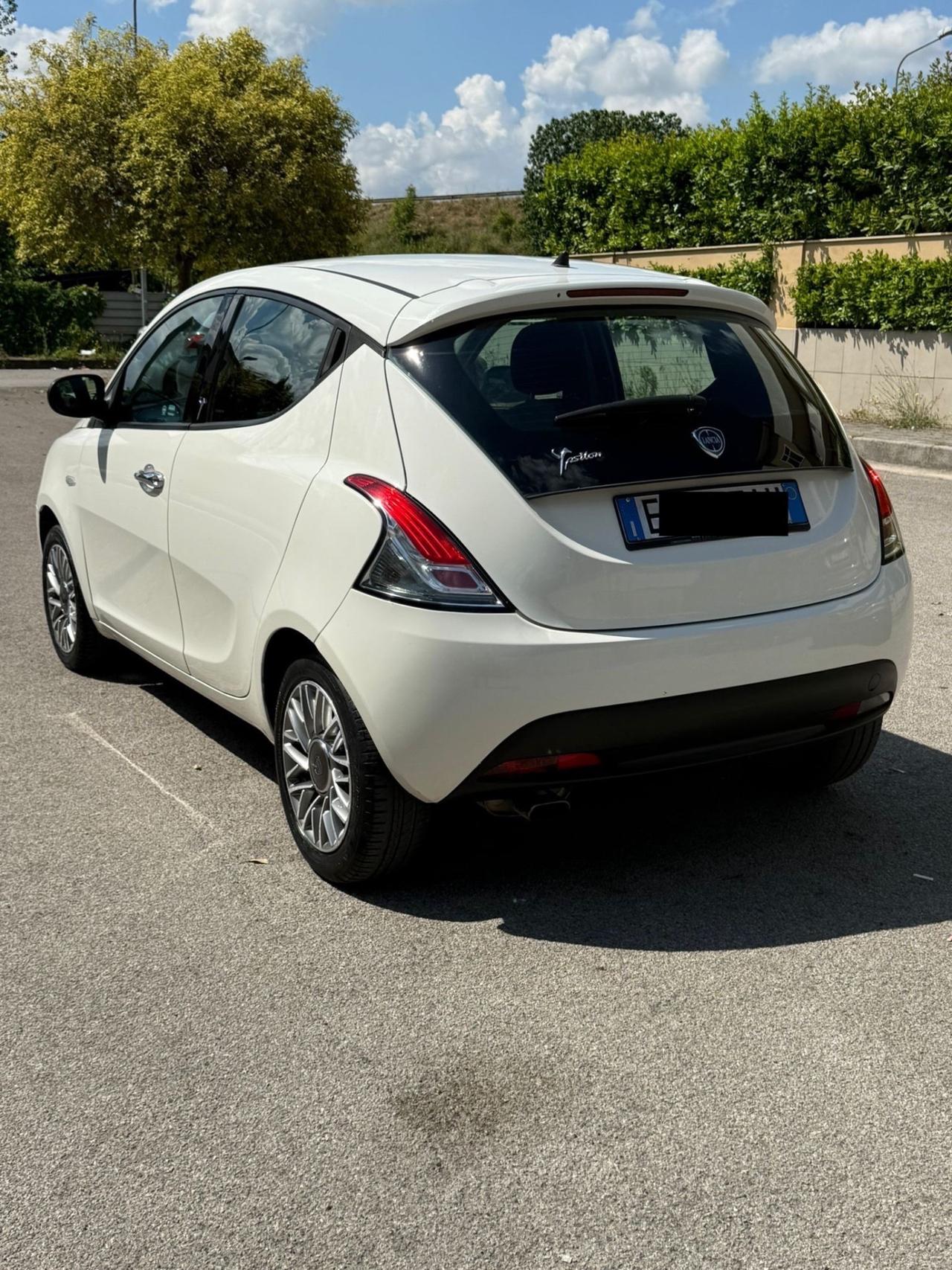 Lancia Ypsilon 1.2 Benzina 69Cv *PLATINUM* 12/2012
