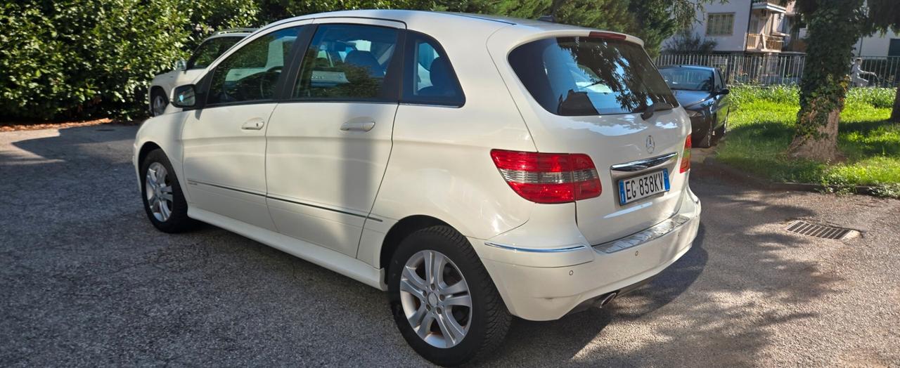 Mercedes-benz B 200 CDI Premium