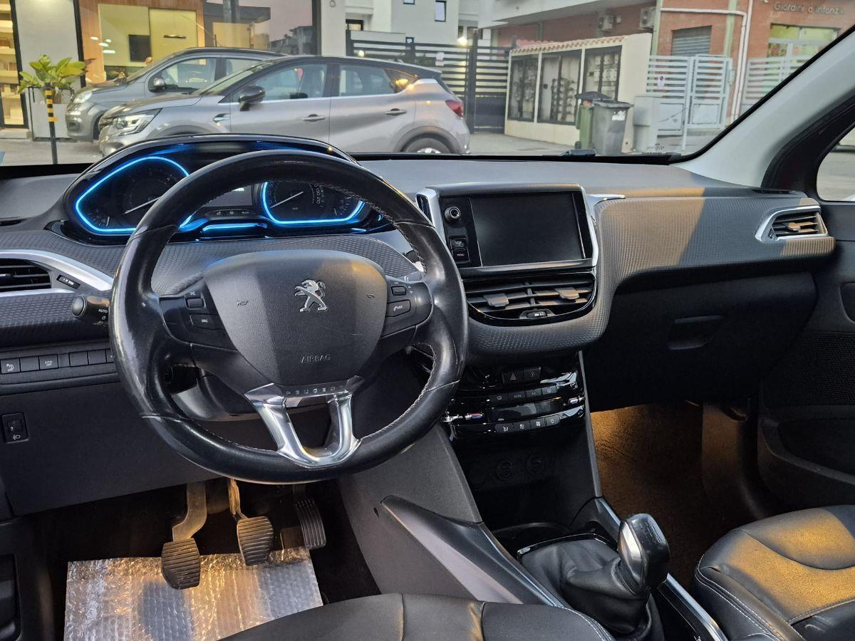 PEUGEOT - 2008 - 1.6 e-HDi 92 CV S&S Urban Cross