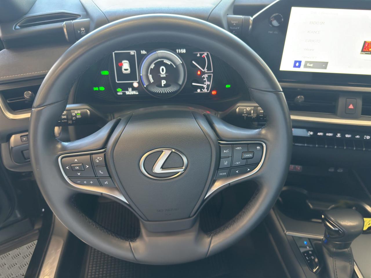 Lexus UX 250h 2.0 Luxury 4wd cvt