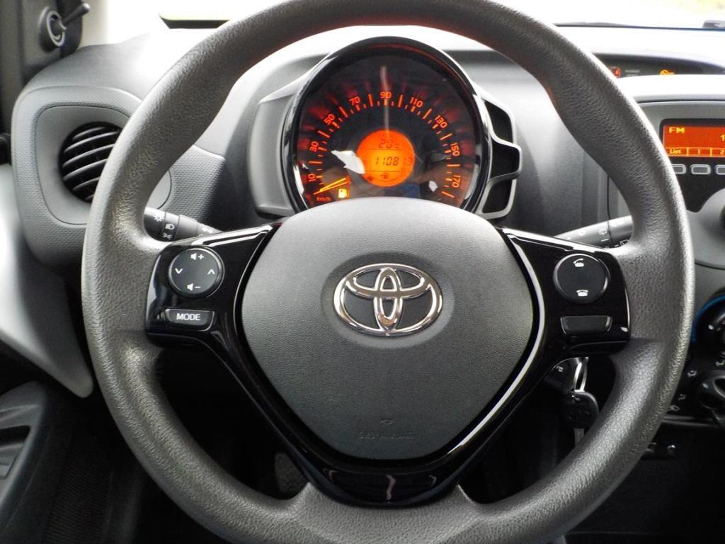 Toyota Aygo Connect 1.0 VVT-i 72 CV 5 porte x-play