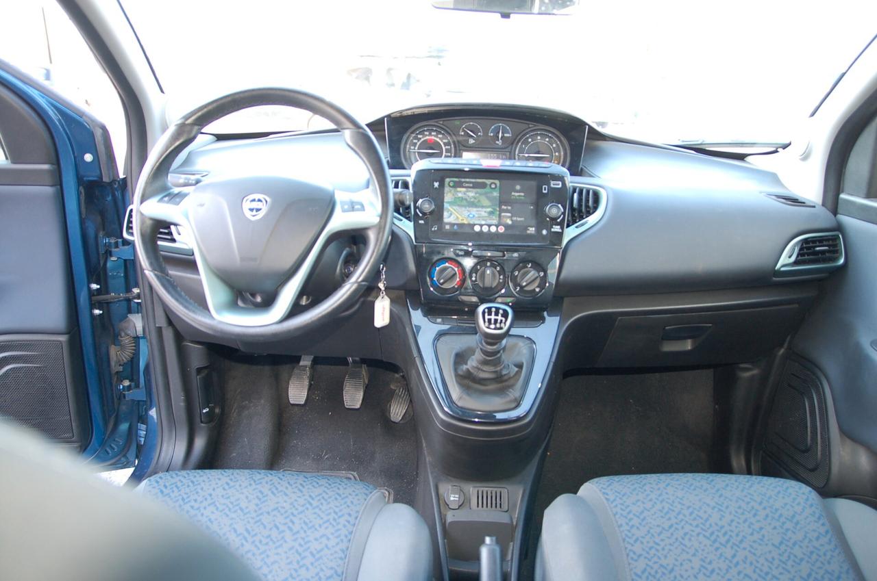 Lancia Ypsilon 1.0 FireFly 5 porte S&S Hybrid Gold Plus