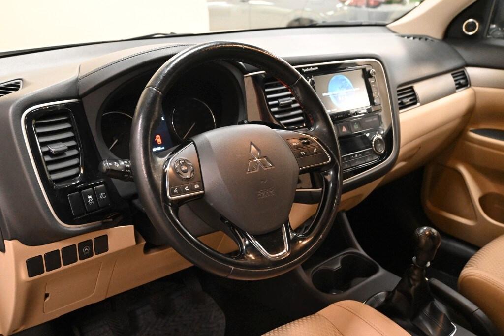 MITSUBISHI Outlander 3ª serie Outlander 2.2 DI...