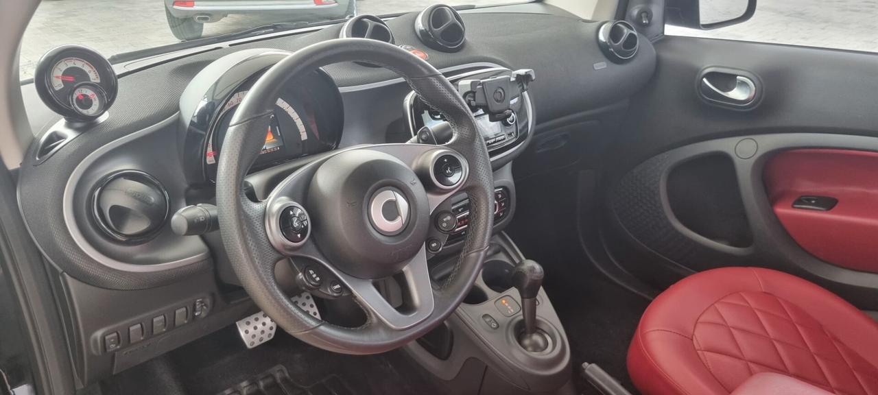 Smart ForTwo 1.0 twinamic cabrio Urban 71 CV Per Neopatentato