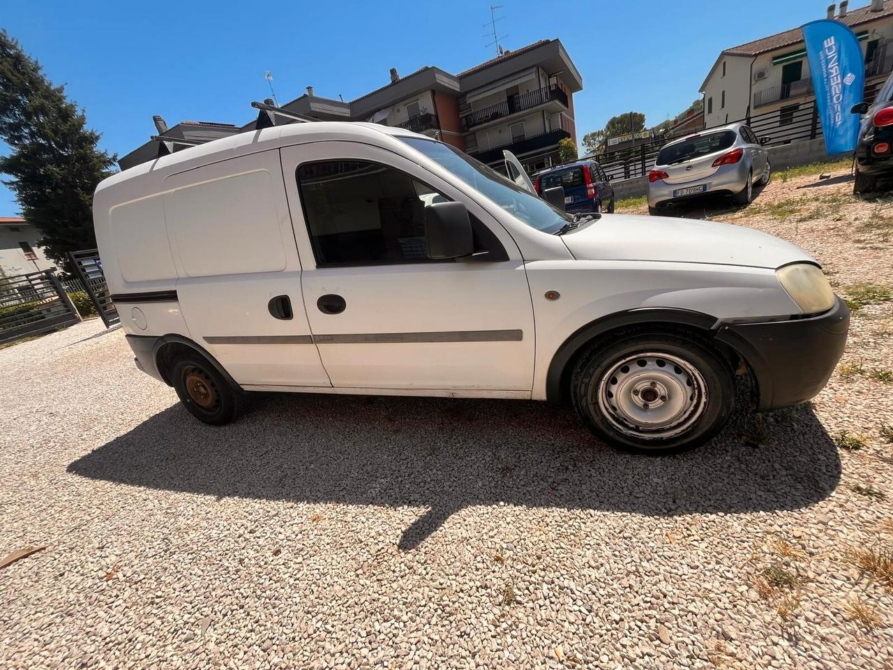 Opel Combo 1.7 DI 4p. Van Vetrato