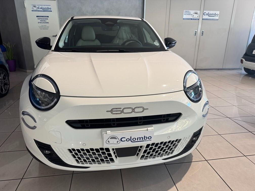Fiat 600 1.2 hybrid La Prima 110cv auto Navi Led App conn Cam 18" Neopat