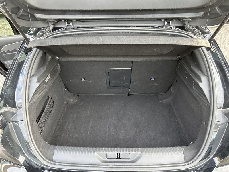 Peugeot 308 III 2021 1.2 hybrid GT 145cv e-dcs 6