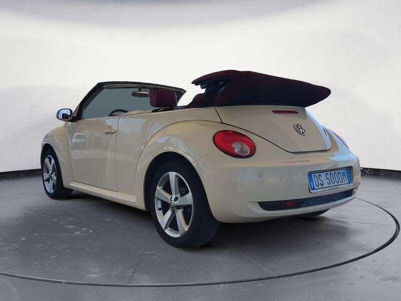 Volkswagen New Beetle New Beetle Cabrio 1.6 limited Red Edition