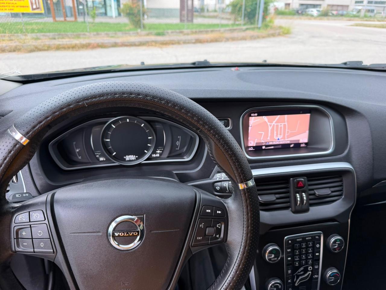 Volvo V40 2.0 diesel 2019 D2 R-design