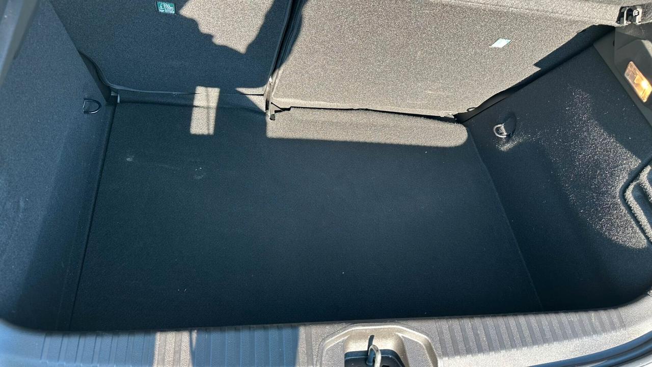 Renault Clio TCe 90 CV 5 porte Evolution 2025 solo 9.400KM LEGGI TESTO