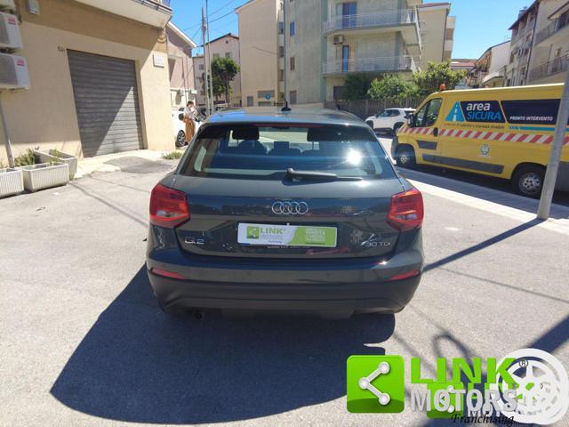 AUDI Q2 business s tronic