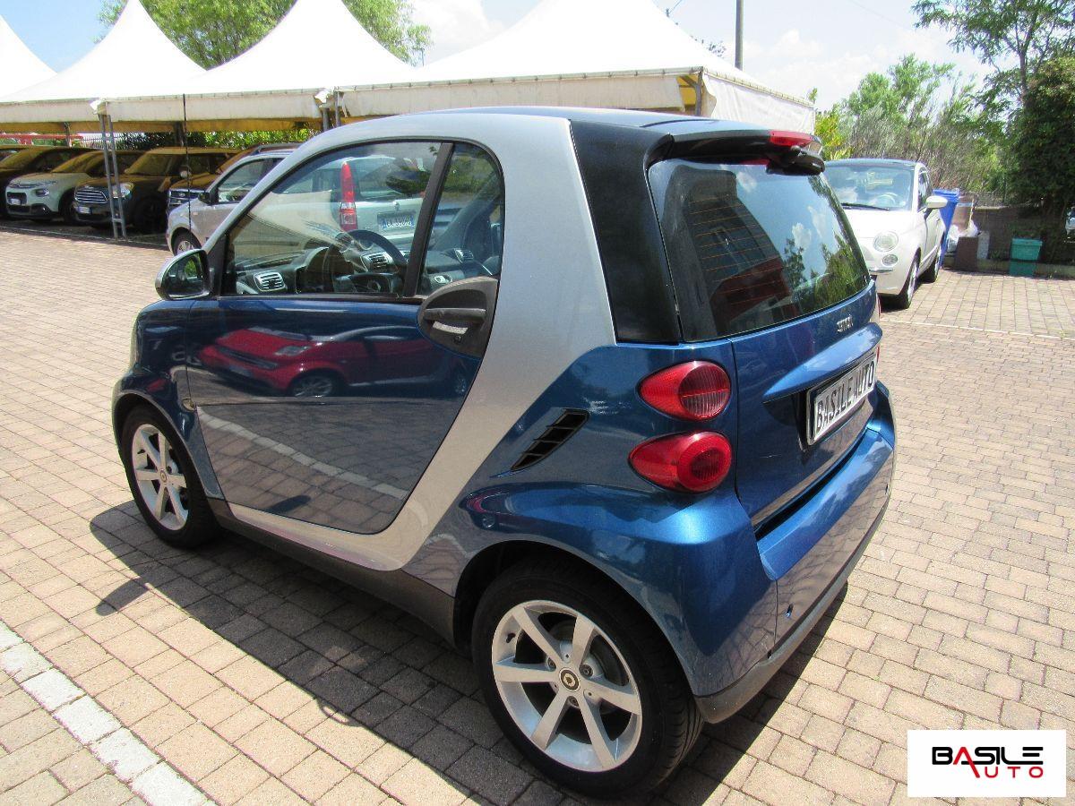 SMART - Fortwo - 1000 52 kW MHD coupé passion