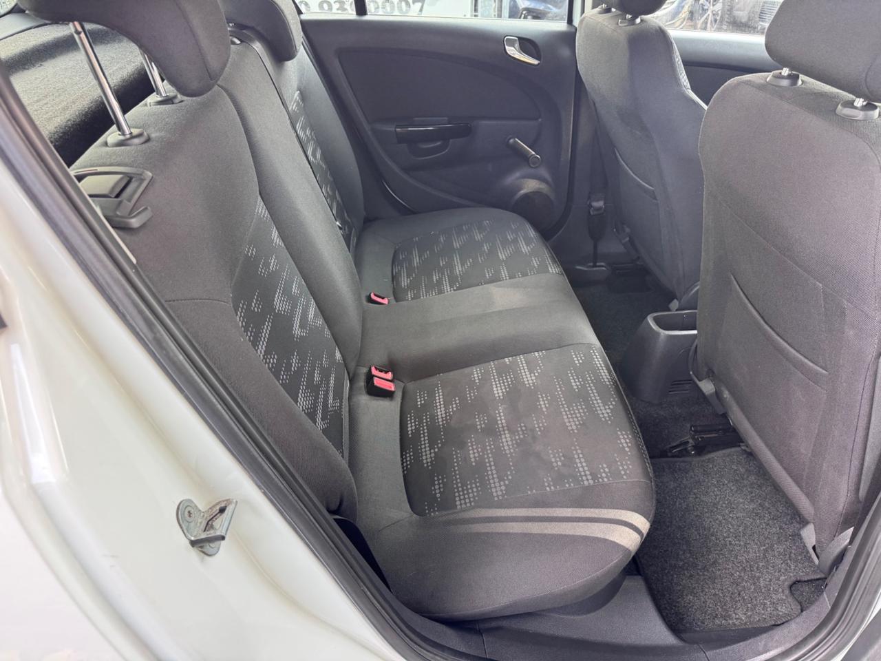 Opel Corsa 1.2 5 porte neopaten garanzia12 mesi