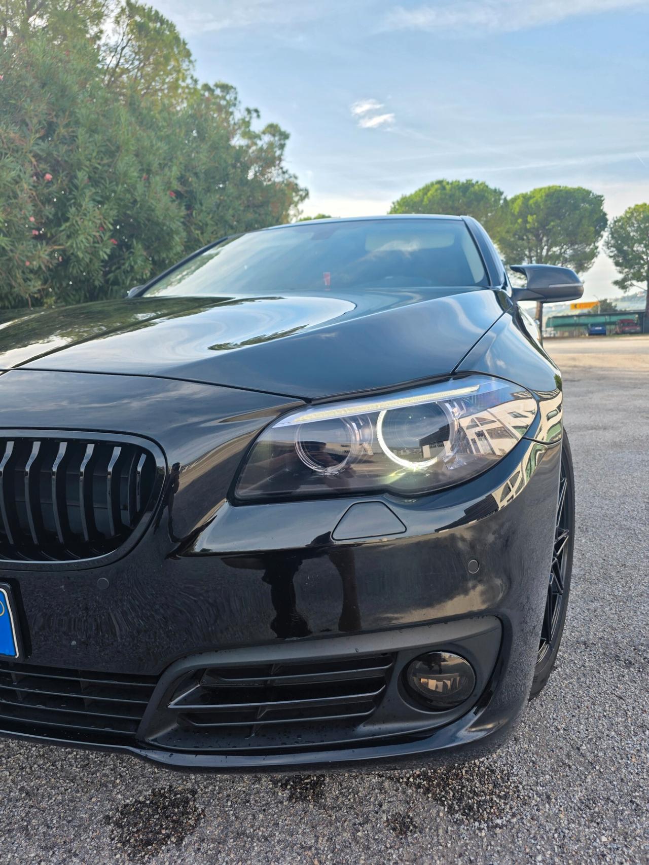 Bmw 520 M sport 2.0 disel 179000 km anno 2015 in perfetto stato tagliando appena eseguito bollo paga