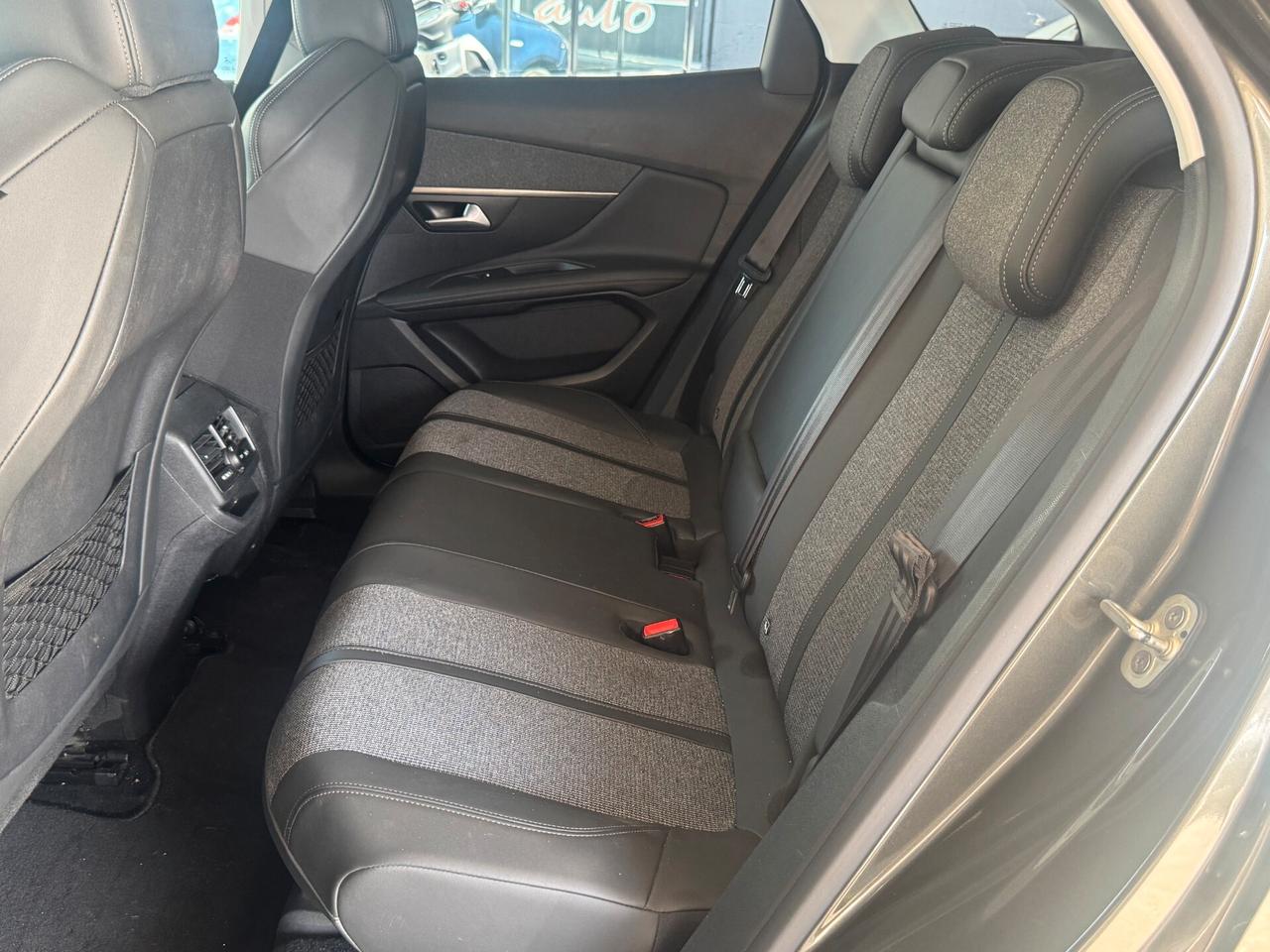 Peugeot 3008 1.5 HDi 130 S&S EAT8 Allure