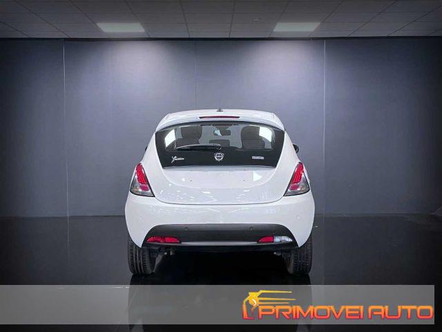 LANCIA Ypsilon 1.0 FireFly 5 porte S&S Hybrid Ecochic Silver