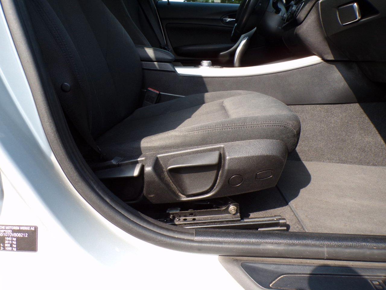 BMW 118 d Advantage 5p auto