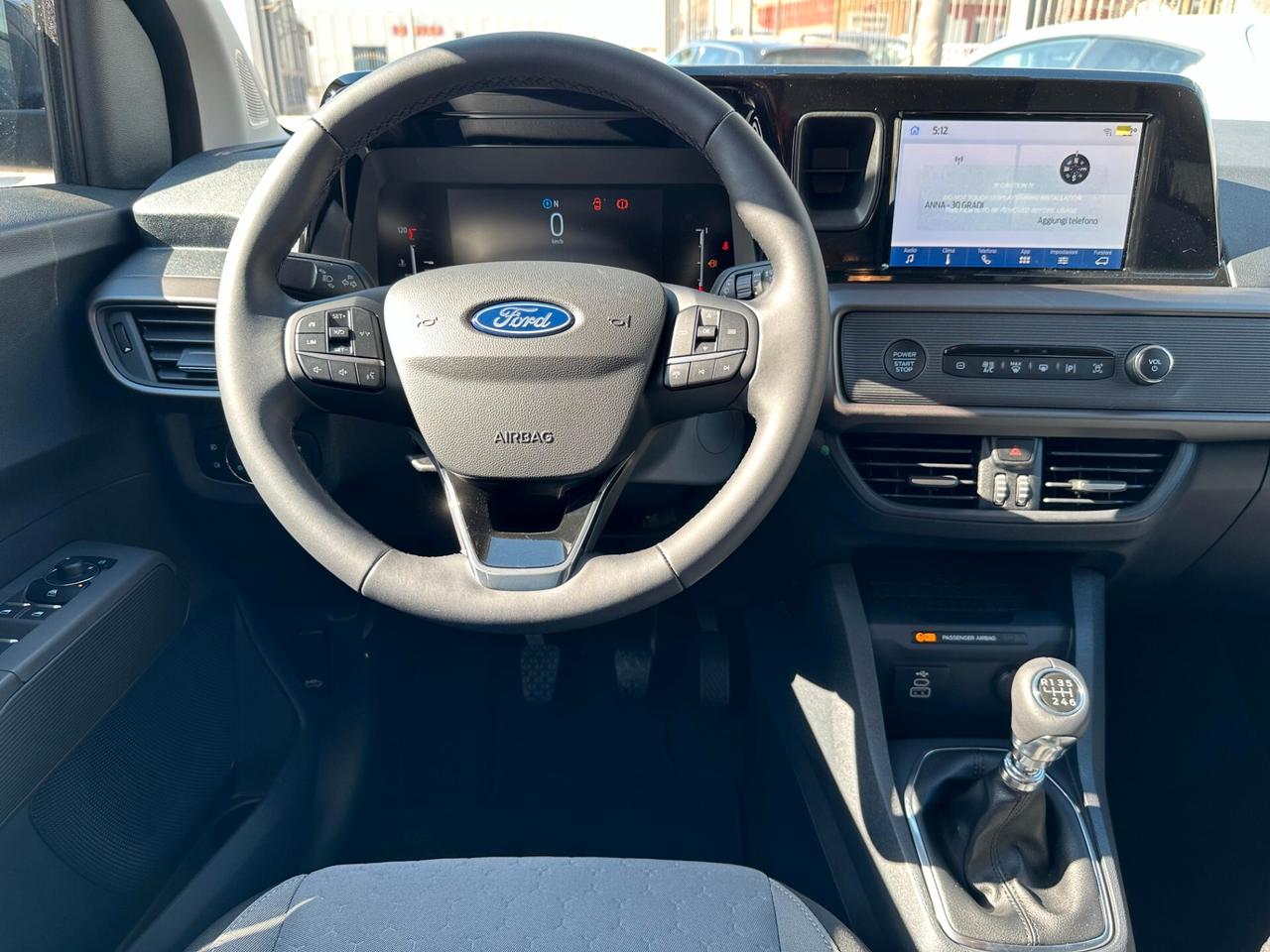 Ford Tourneo Courier 1.0 EcoBoost Titanium